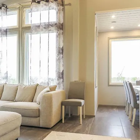 בית נופש Karhu B By Interhome *